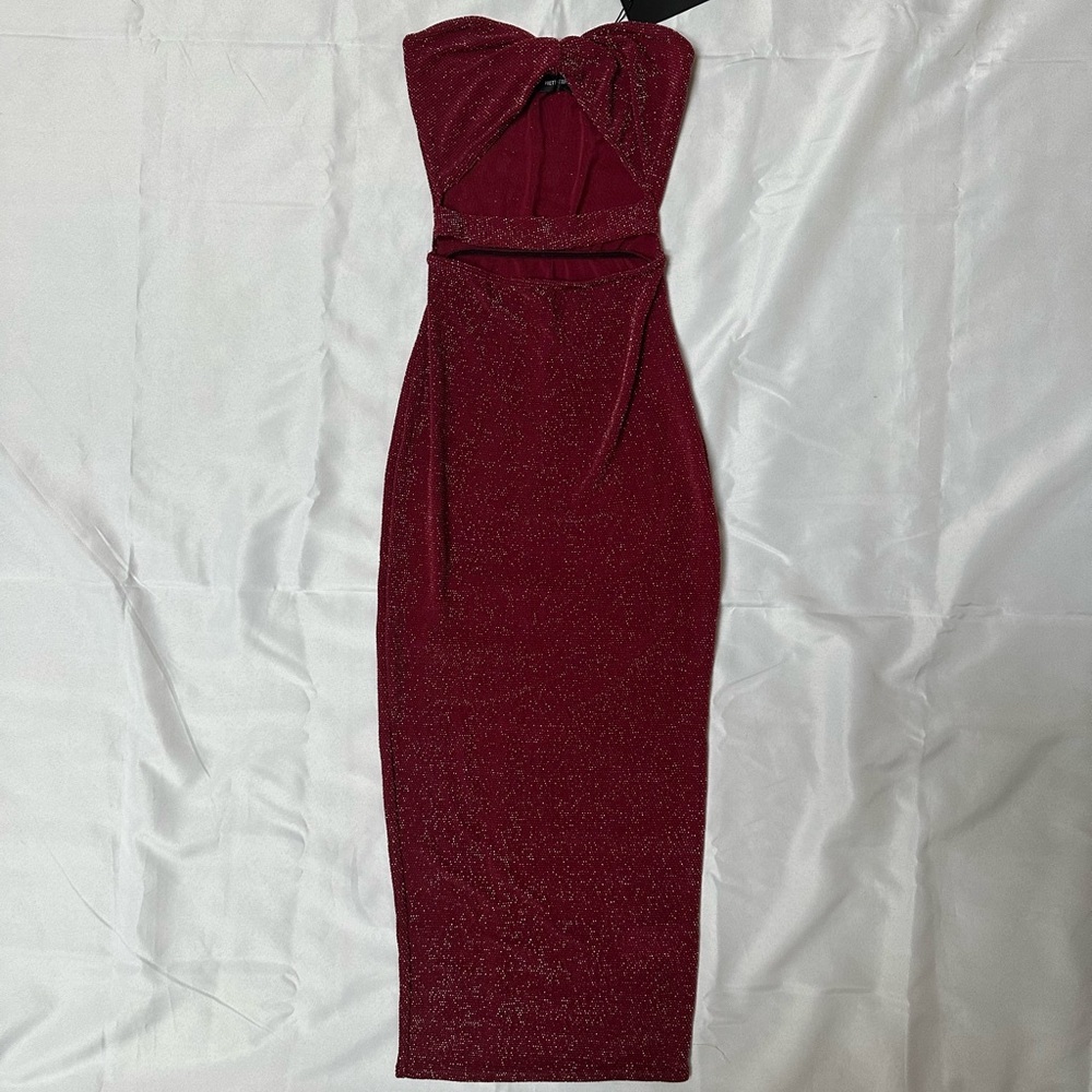 PrettyLittleThing Strapless Glitter Midi Dress in Wine